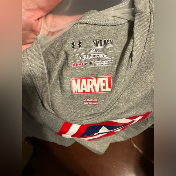 Under Armour Heat Gear Captain America Loose Shirt Youth Medium Gray UA - Picture 8 of 10